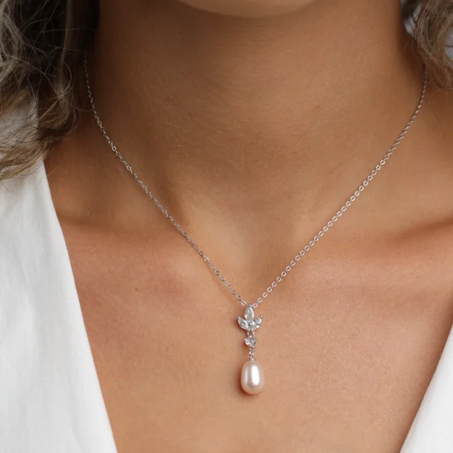 JETEM Silver Necklace with Pearl-Embossed Flower Pendant