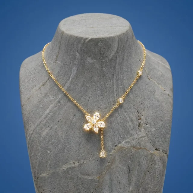 שרשרת פרח מויסונייט – Flower Necklace Moissanite