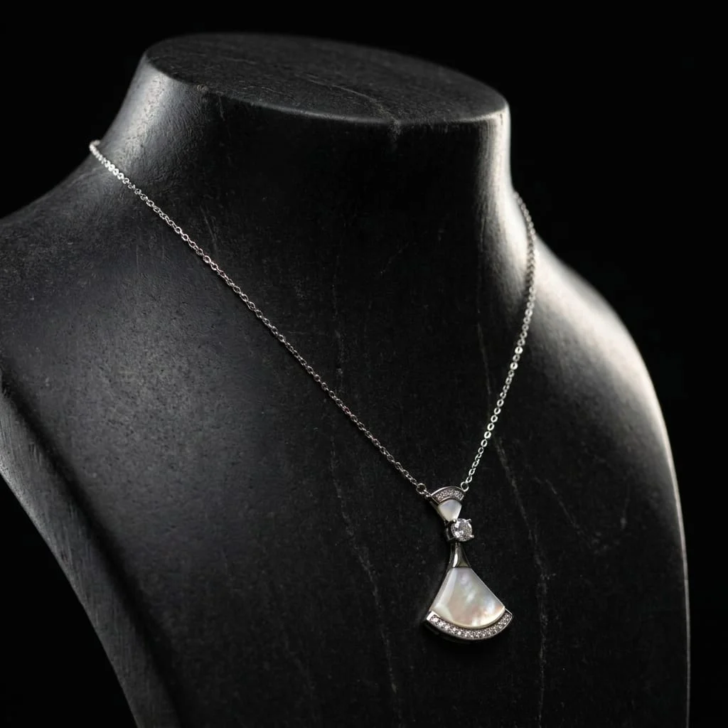 שרשרת כסף 925 עם תליון פנינה בעיצוב יוקרתי – Elegant Pearl Fan Necklace 1 שרשרת כסף 925 עם תליון פנינה בעיצוב יוקרתי – Elegant Pearl Fan Necklace