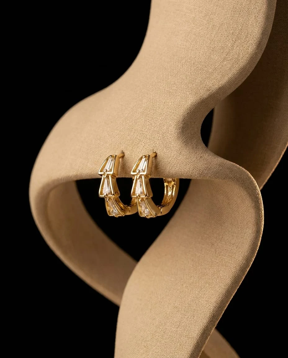 Gold-plated, artistic scale design hoop earrings set with moissanite stones – a regal Serpenti look 2 Gold-plated, artistic scale design hoop earrings set with moissanite stones – a regal Serpenti look