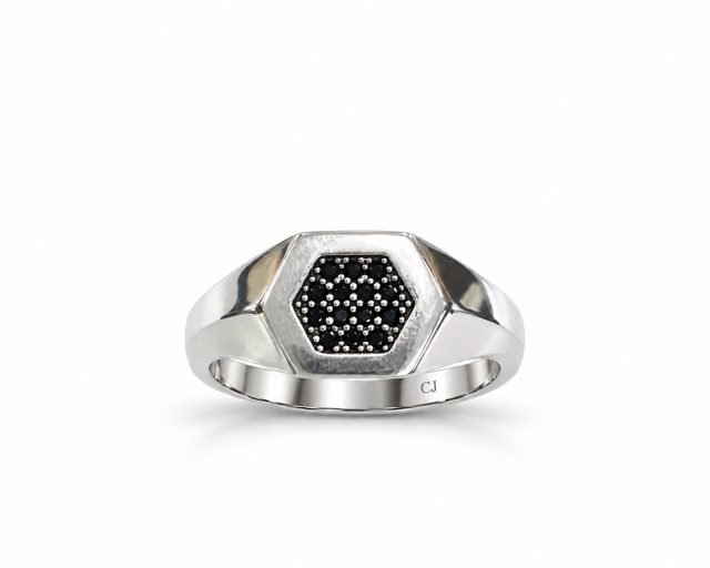 Мужское кольцо из серебра 925 с фианитами — модель R3897